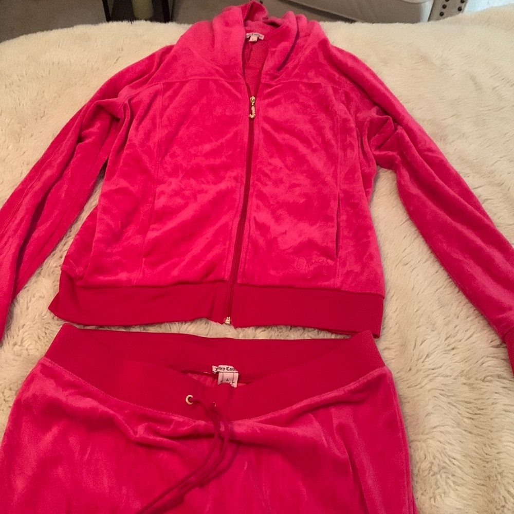 Pink velour juicy couture size large track suit